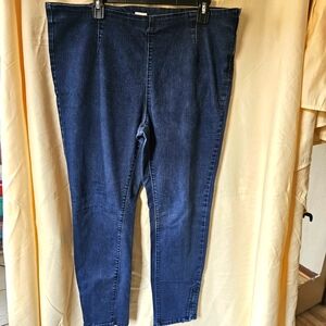 Pair of women's jean with side zipper
